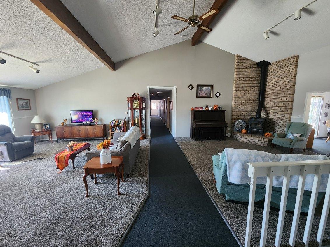 Common room at Charleston at Keenesburg